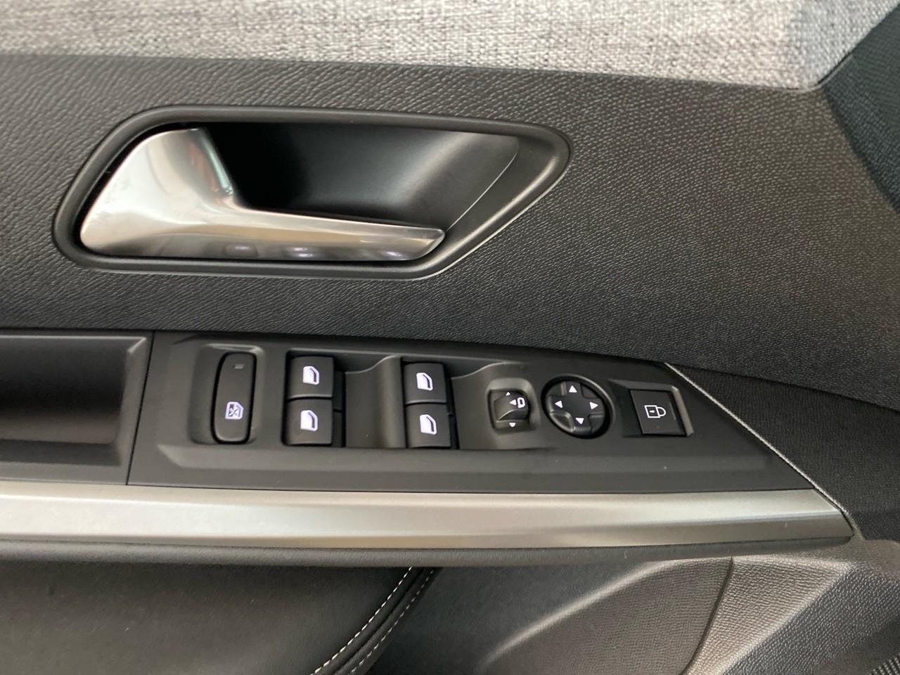 Peugeot 5008 hybrid 145 ch e-dcs6 allure — photo 20