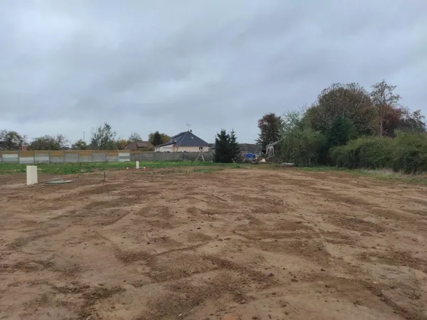 Terrain 702 m²