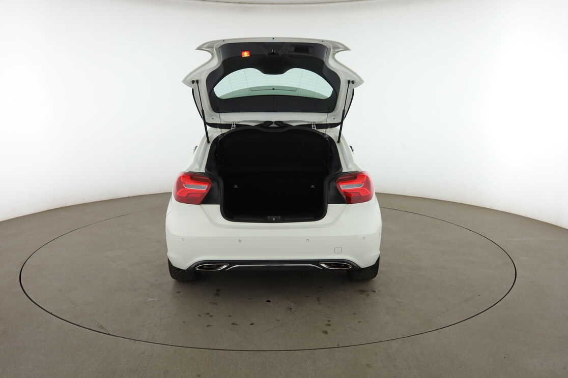 Mercedes-Benz Classe A 200 d Sensation 7G-DCT — photo 15