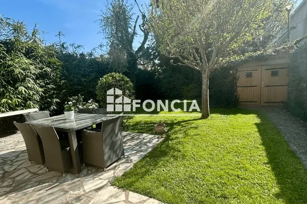 Maison 10 pièces 184 m²