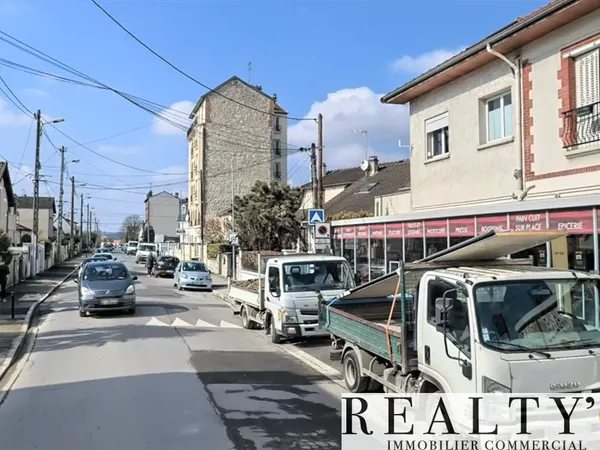 Boutique 2 pièces 80 m²