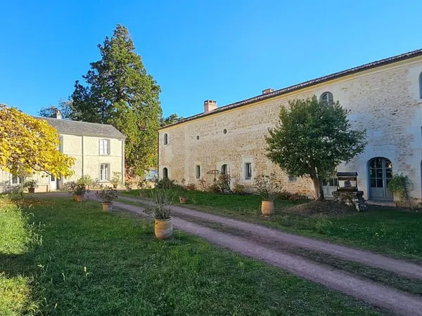 Maison 16 pièces 647 m²