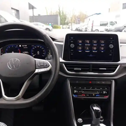 Volkswagen T-Roc 1.5 tsi evo 150 start/stop dsg7 — photo 2