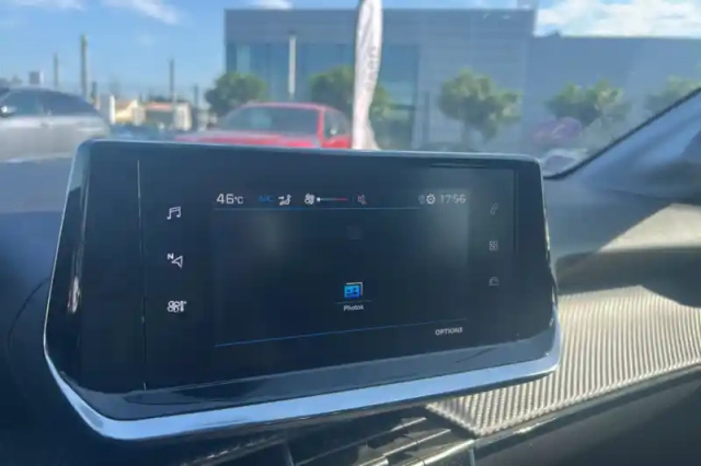 Peugeot 208 puretech 75 s&amp;s bvm5 — photo 24