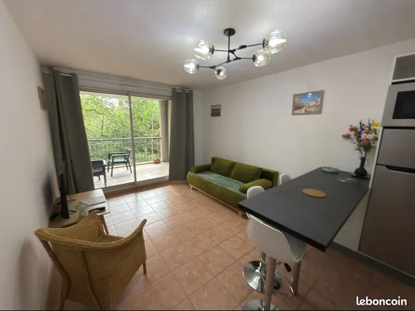 Location T2 standing Aix