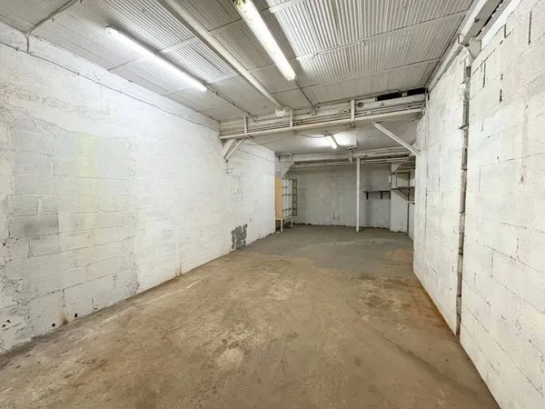 Local d'activité 447 m²
