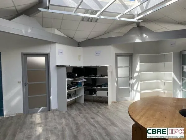 Local commercial 202 m²
