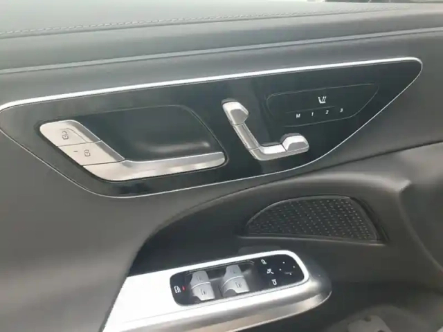 Mercedes Classe E 220 d amg line berlin — photo 29