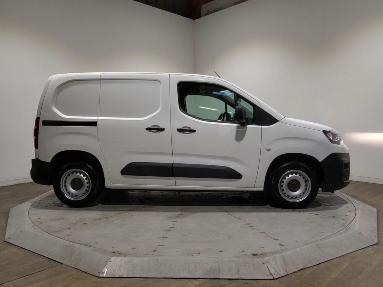 Citroën Berlingo van m 650 bluehdi 100 s&s driver — photo 6
