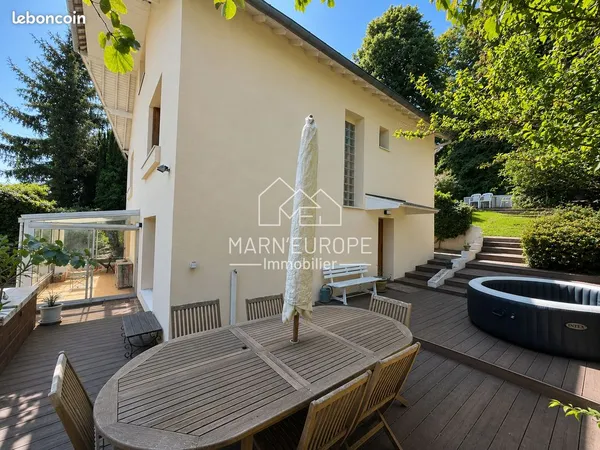 Maison 6 pièces 163 m²