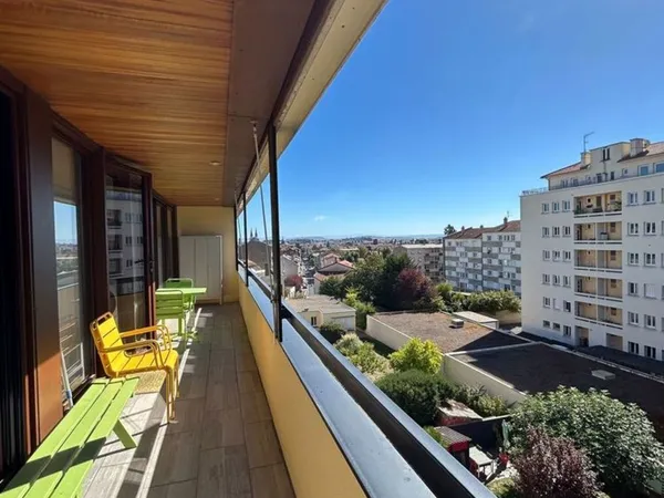 Chamalières-T2 lumineux de 47,75m² avec balcon, garage, cave