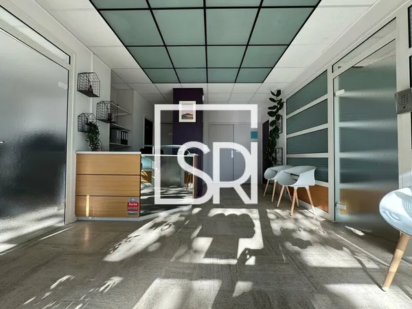 Local professionnel 132 m²
