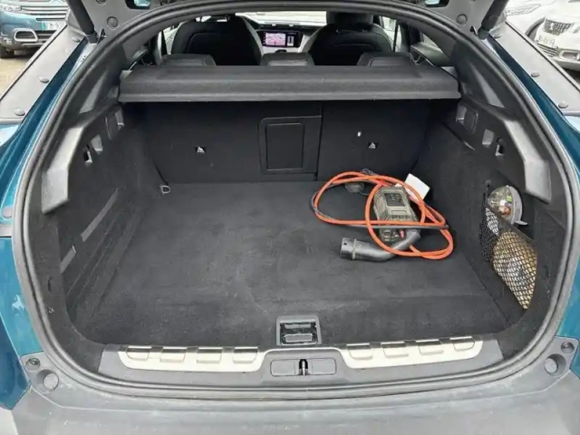 Peugeot 408 phev 225 e-eat8 first edition — photo 8