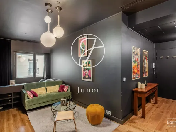 Paris 8e - FRIEDLAND / CHAMPS-ELYSEES - Appartement - 1 pièce - 29,03 m² Carrez - 30,91m² au sol - C