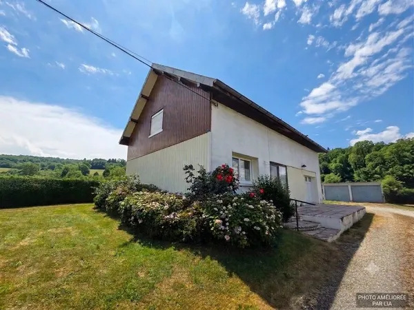Maison familiale lumineuse avec grand terrain