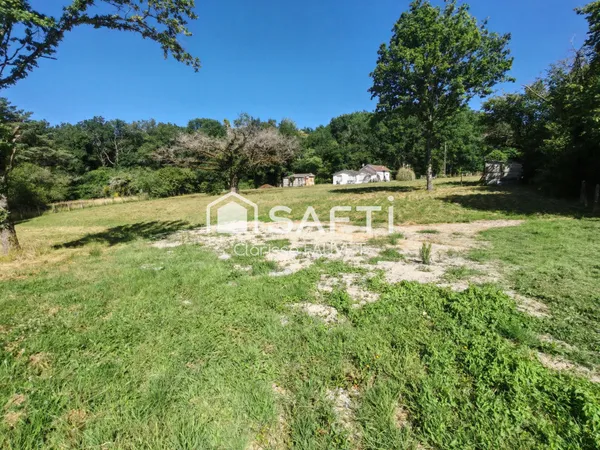 Beau terrain de 1200 m² constructible