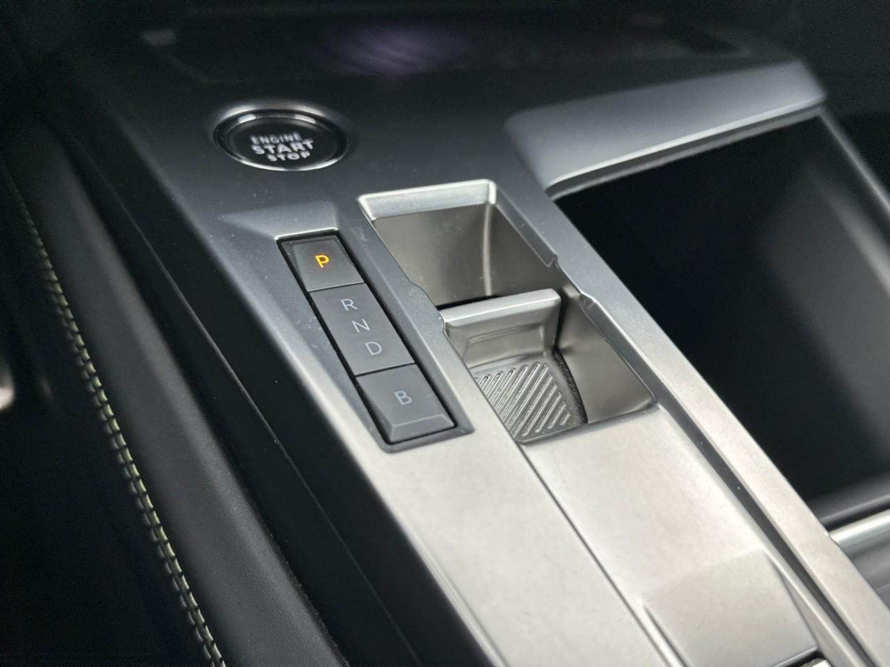 Peugeot 308 sw phev 180 e-eat8 gt — photo 29