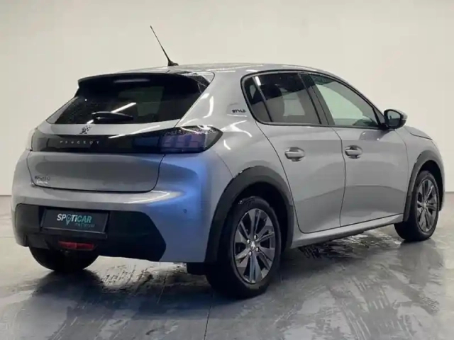 Peugeot 208 e- 136ch style — photo 3