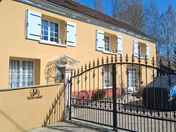 Maison 6 pièces 221 m²