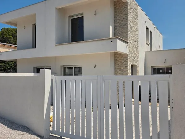 Villa contemporaine neuve 118m2 - Quartier Partegal La Farlède - Piscine - Jardin