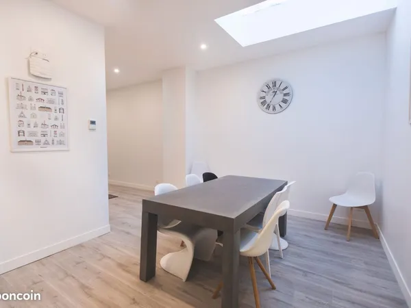 Colocation meublée - chambre avec salle de douche privative - lille