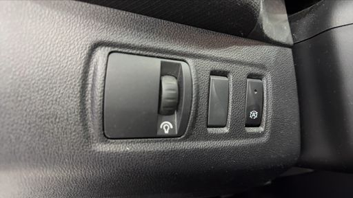 Renault Clio 1.6 Turbo 220 EDC6 - RS Trophy – 2016 – 90500 km – Essence – Boîte Automatique — photo 9