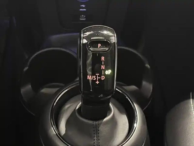 Mini Mini hatch 5 portes cooper 136 ch dkg7 — photo 18