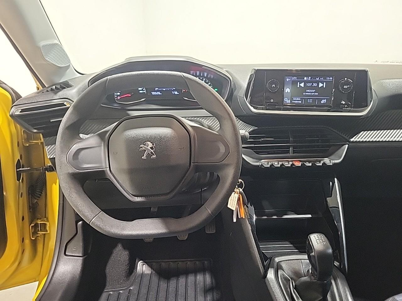 Peugeot 208 puretech 75 s&s bvm5 like — photo 12