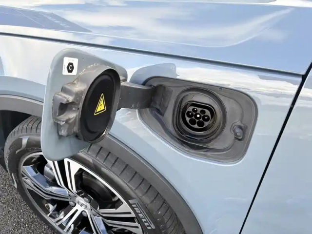Volvo Xc40 t5 recharge 180+82 ch dct7 — photo 13