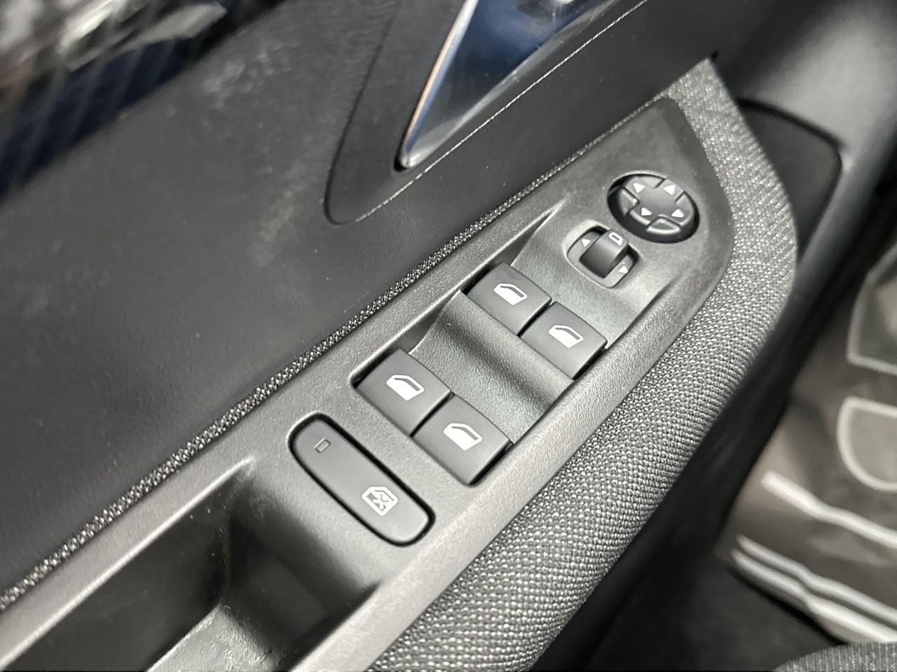Peugeot 208 electrique 54 kwh 156ch style — photo 15