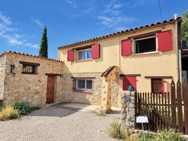 Maison en pierres ,de style fermette , totalement rénovée + chalet d'amis