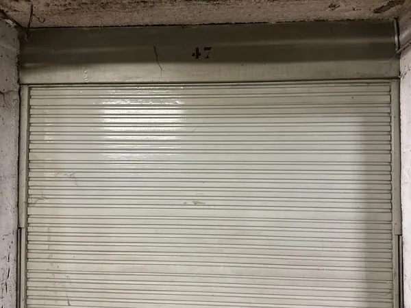 Particulier vend grand garage