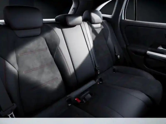 Mercedes Gla 250 e hybrid eq amg line — photo 10