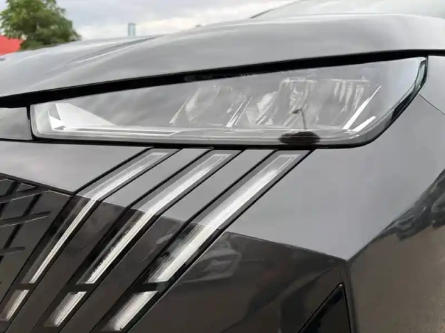 Peugeot 3008 electrique 210 ch 73 kwh — photo 11