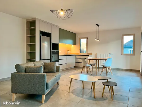 Appartement T3 meublé et équipé de 74 m² avec terrasse loggia