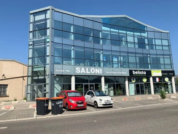 Bureau 325 m²