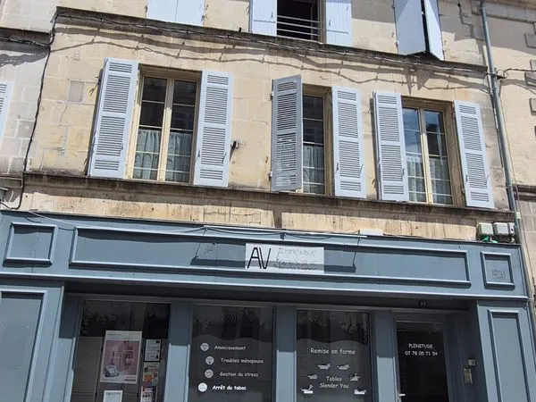 Immeuble mixte commerce et habitation