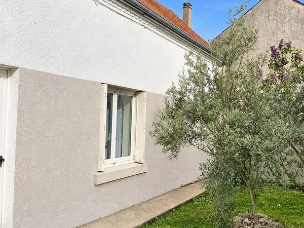 Plain-pied 142 m², 4 chambres, rénovation complète 2025, garage, terrain de 359 m², 399 900