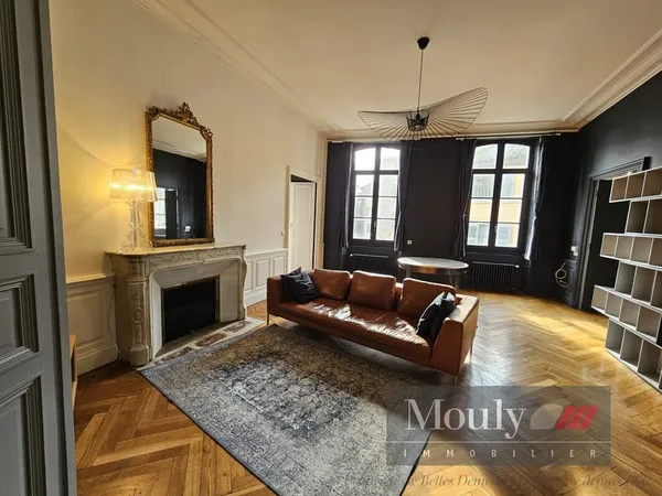 SUPERBE APPARTEMENT T4 HAUSSMANNIEN DANS UN BEL IMMEUBLE BOU
