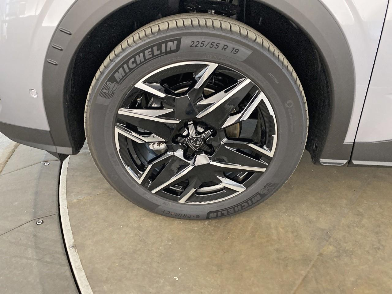 Peugeot 3008 hybrid 145 e-dcs6 gt — photo 11
