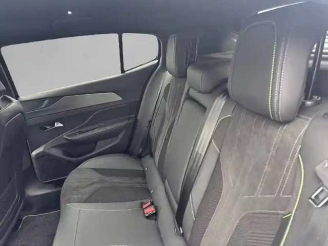Peugeot 408 phev 225 e-eat8 — photo 12