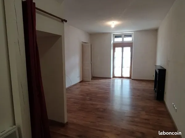 T3 56 m² - place Centrale, Entre Deux Guiers