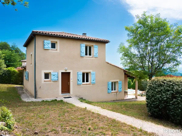 Villa avec piscine à Joyeuse - Cadre privilégié en Ardèche