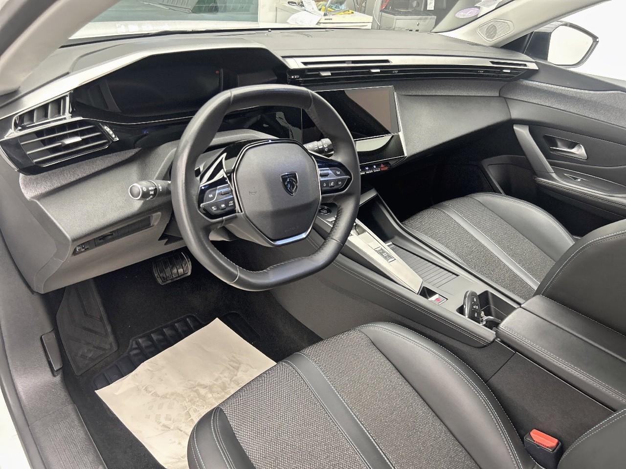 Peugeot 308 sw puretech 130ch s&s eat8 allure pack — photo 9