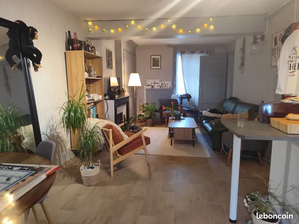 Duplex centre village