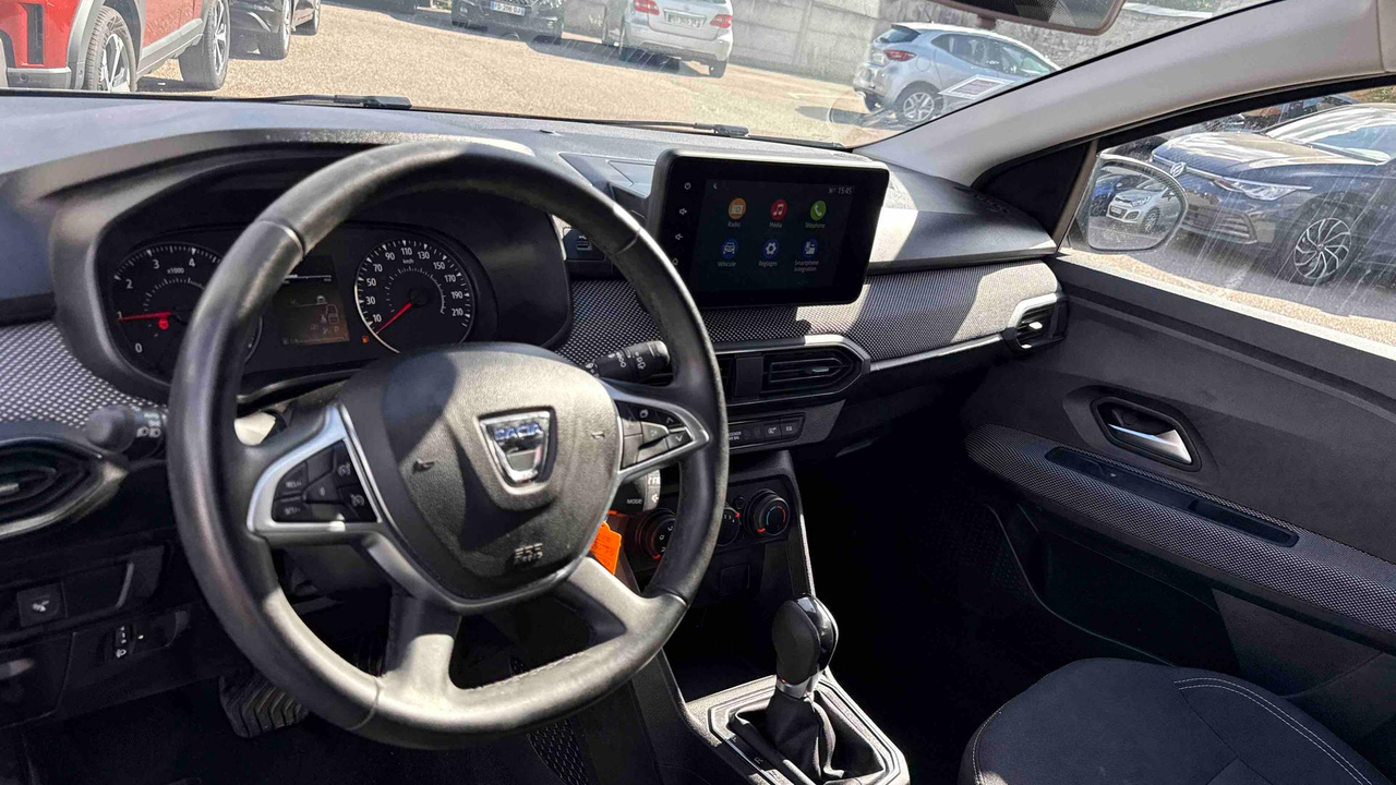Dacia Sandero TCe 90 CVT - 22 — photo 9