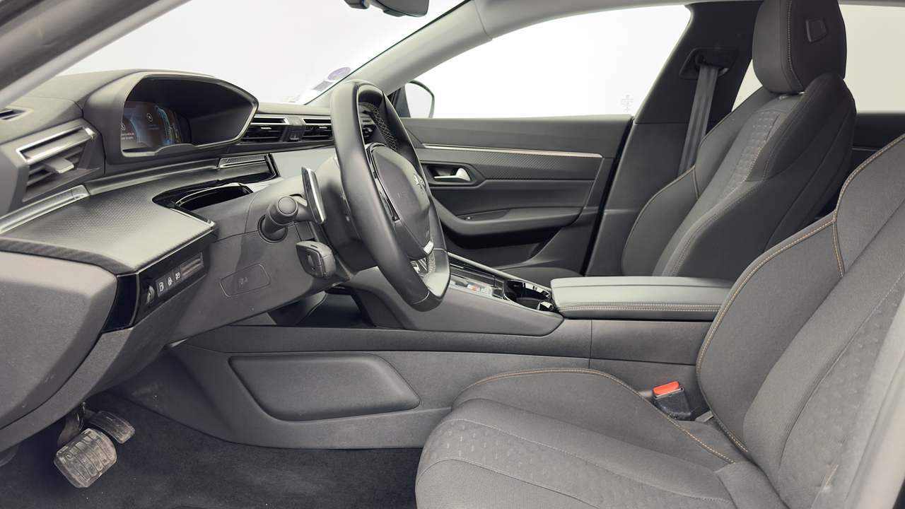 Peugeot 508 SW Hybrid 225 e-EAT8 — photo 11