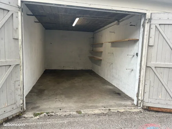 Garage au 5 rue du canal à Annecy