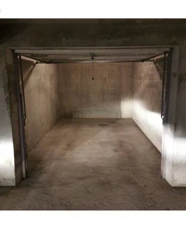 Garage fermé 16 m² - Grenoble Gare / Europole - sécurisé