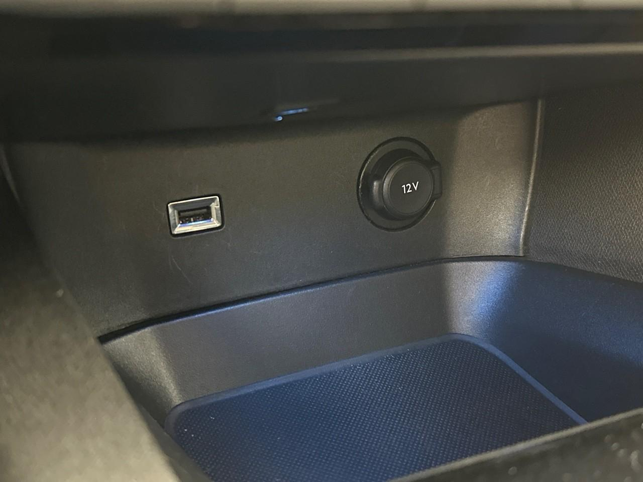 Peugeot 3008 hybrid 225 e-eat8 allure pack — photo 28
